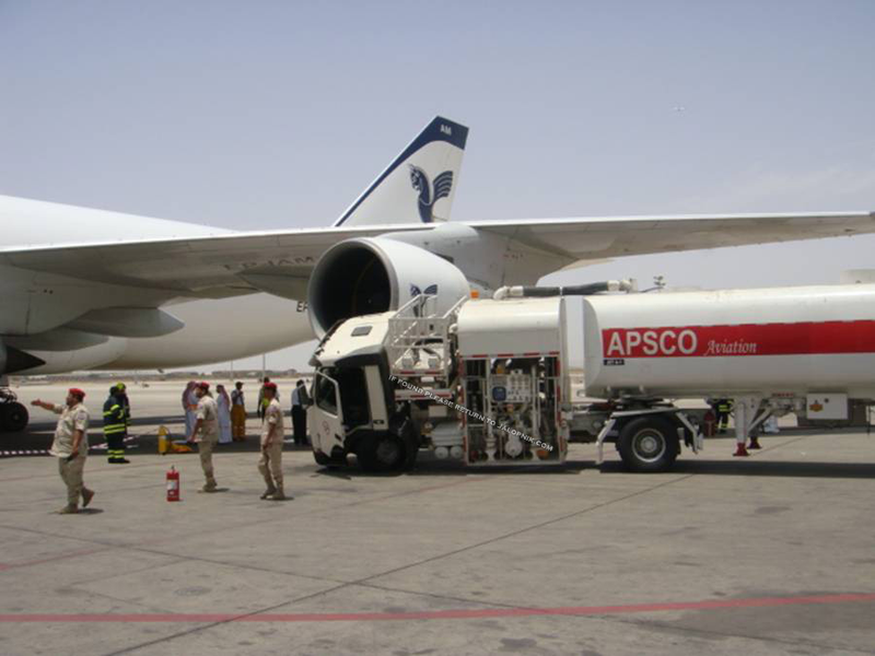 Illustration for article titled Iranian passenger jet crashes into refueling truck